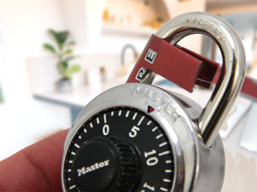 Using a Shim To Open A Combination Lock