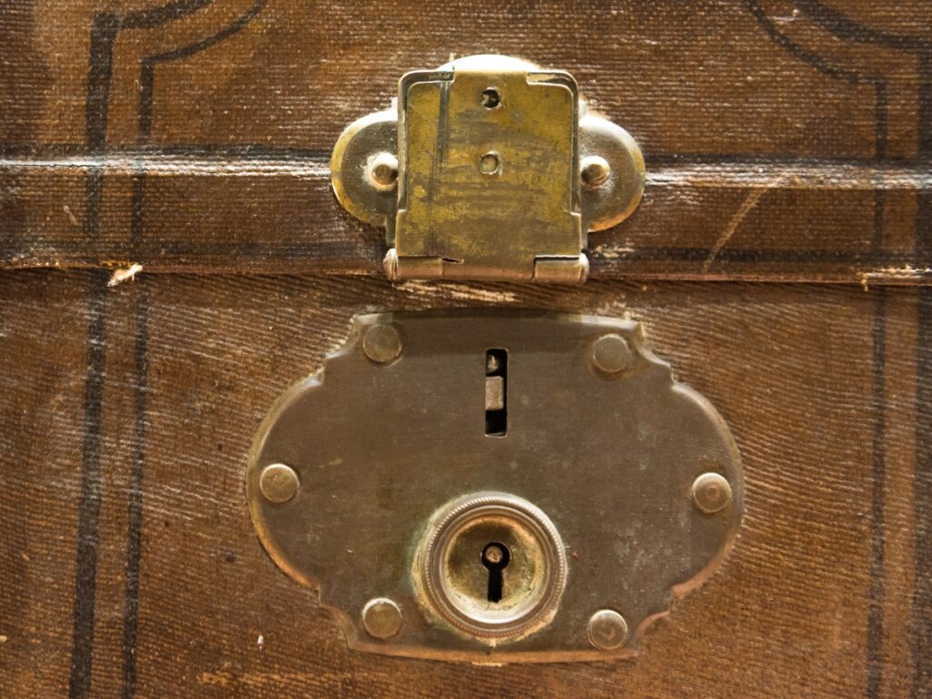 Pin tumbler locks 